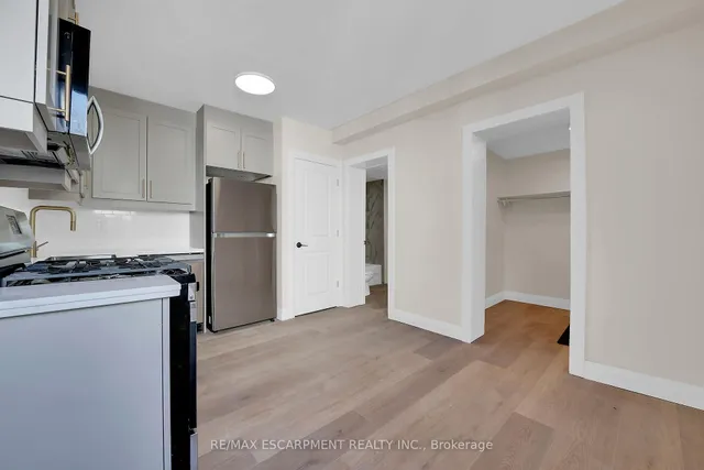 Additional image 3 of 92 PEARL St