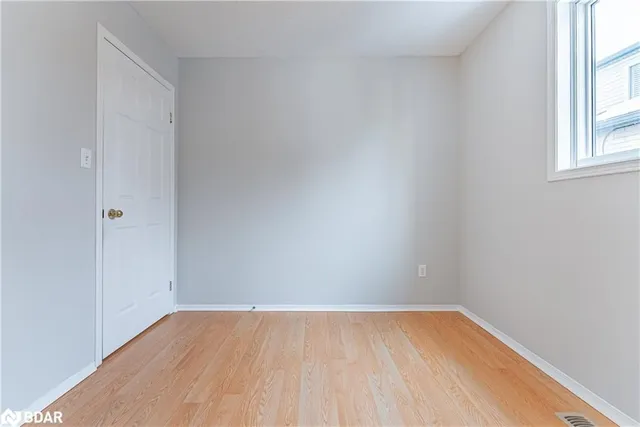 Additional image 12 of 18 Jena Crt