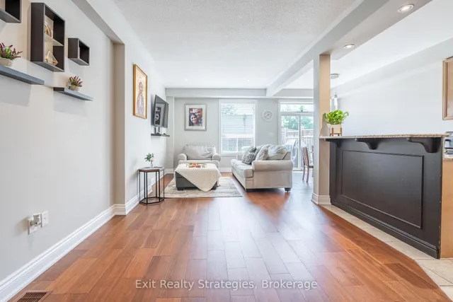 Additional image 9 of 15 Marina Point Cres