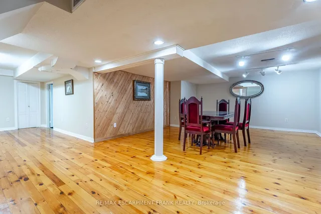 Additional image 32 of 7 GRANDOAKS Dr