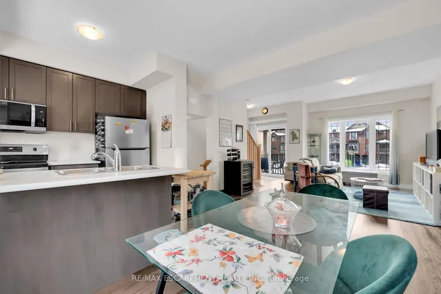 Additional image 2 of 19 Picardy Dr Unit 8