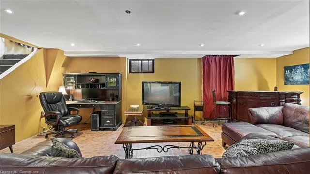 Additional image 20 of 190 Erindale Ave