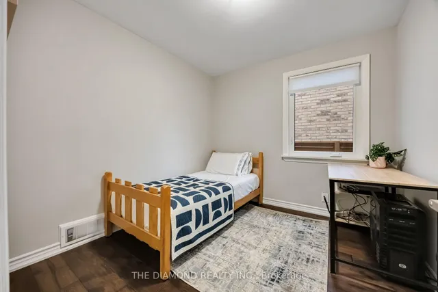 Additional image 21 of 21 Gracefield Ave