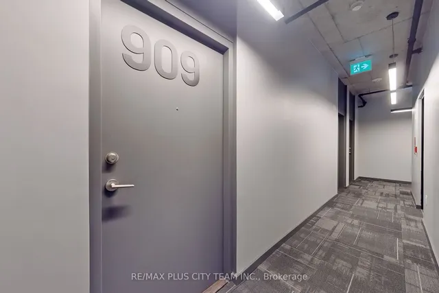 Additional image 32 of 21 Lawren Harris Sq Unit 909