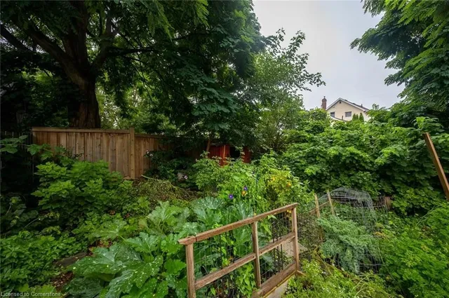 Additional image 34 of 19 Strachan St