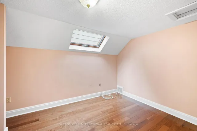 Additional image 26 of 35 Cambrai Ave