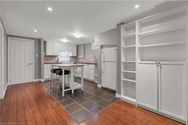 Additional image 25 of 563 Guelph St