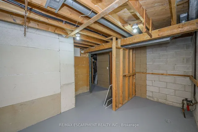 Additional image 32 of 105 Lavina Cres