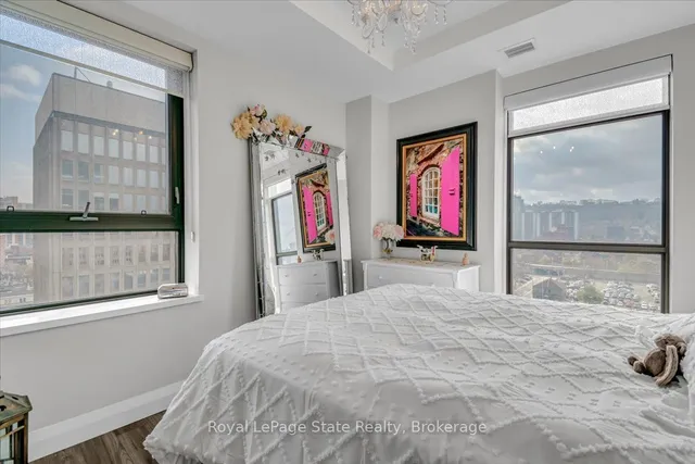 Additional image 14 of 118 KING St Unit 1118