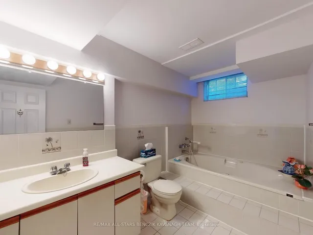 Additional image 25 of 33 Evenwood Ave