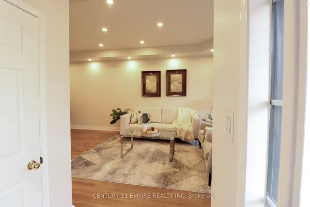 Additional image 3 of 263 Gatwick Dr