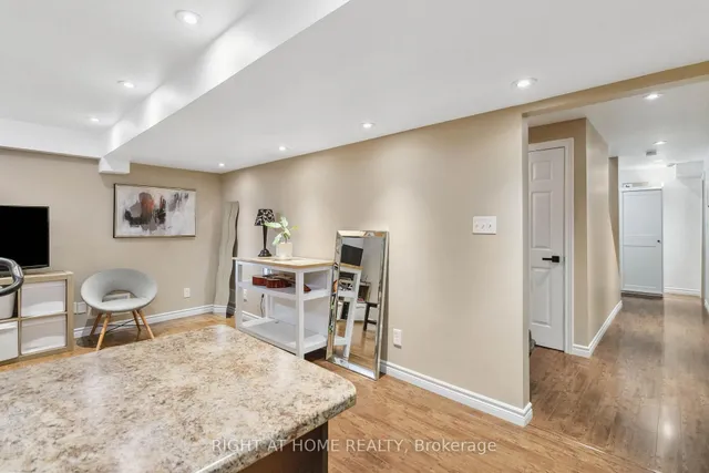 Additional image 34 of 943 McDuffe Cres