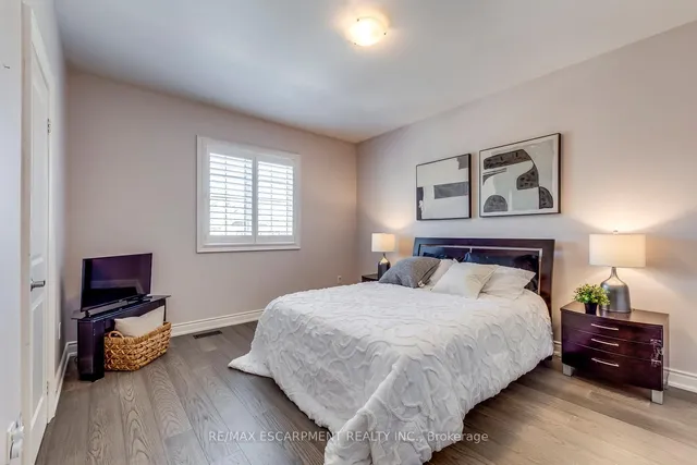 Additional image 25 of 258 Humphrey St