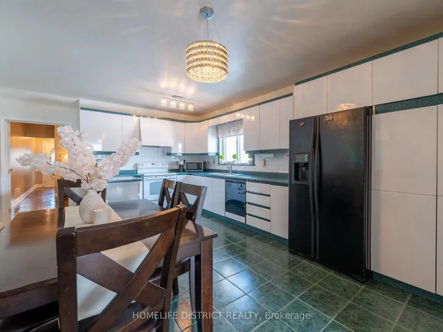 Additional image 20 of 157 Silverthorn Ave