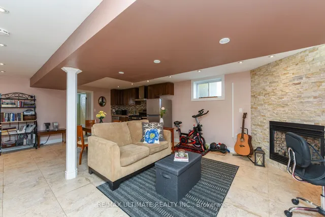 Additional image 32 of 37 Sylla Ave