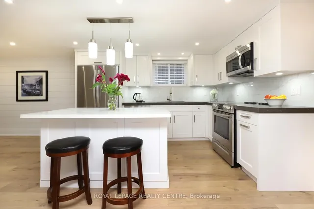 Additional image 31 of 55 Flora Dr