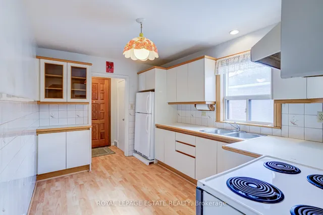 Additional image 8 of 38 Brawley Ave