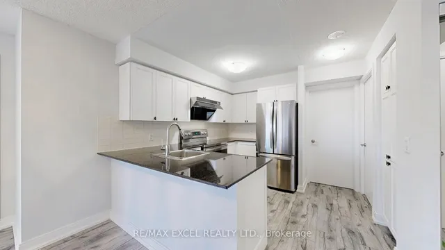 Additional image 13 of 135 Village Green Sq Unit 1924