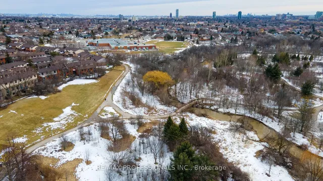 Additional image 38 of 49 Dawson Cres