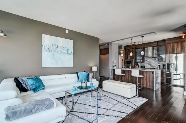 Additional image 3 of 219 Fort York Blvd Unit Lph02