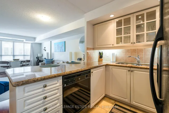 Additional image 21 of 140 Simcoe St Unit 1311
