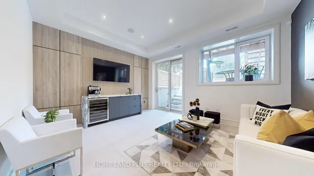 Additional image 38 of 116 Deloraine Ave