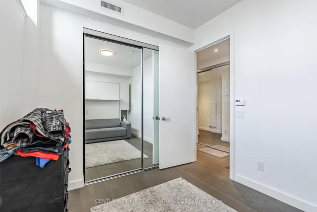 Additional image 10 of 81 Wellesley St Unit 1405