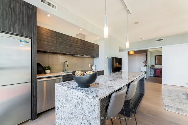 Additional image 10 of 8 Charlotte St Unit 2006