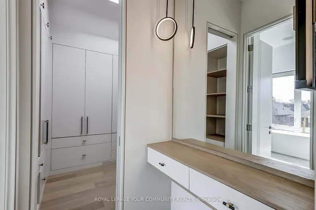 Additional image 28 of 131 Poyntz Ave