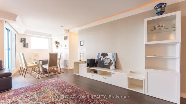 Additional image 29 of 77 Harbour Sq Unit 2412