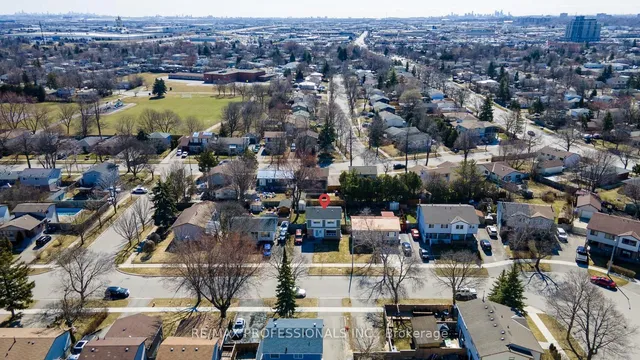 Additional image 38 of 41 Carberry Cres