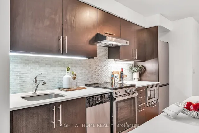 Additional image 14 of 320 Richmond St Unit 305