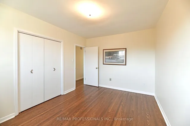 Additional image 18 of 29 Markay St