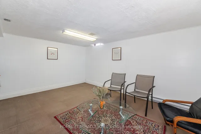 Additional image 28 of 12 Huckleberry Sq