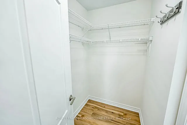 Additional image 29 of 3650 Kaneff Cres Unit 908