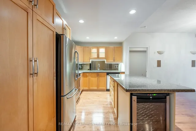 Additional image 13 of 399 Elizabeth St Unit 611