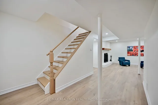 Additional image 34 of 28 Baronial Crt