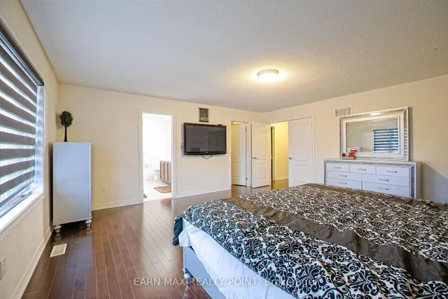 Additional image 19 of 60 Vanwood Cres