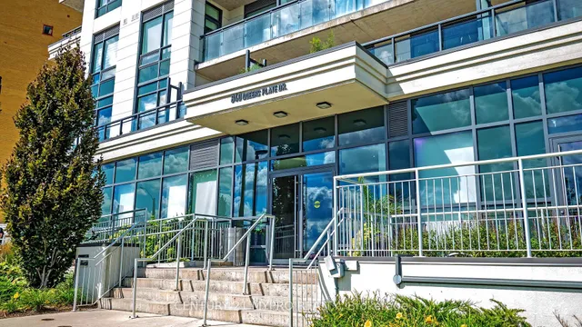 Additional image 2 of 840 Queens Plate Dr Unit 1003