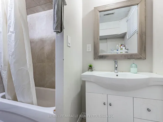 Additional image 50 of 10 Madison St