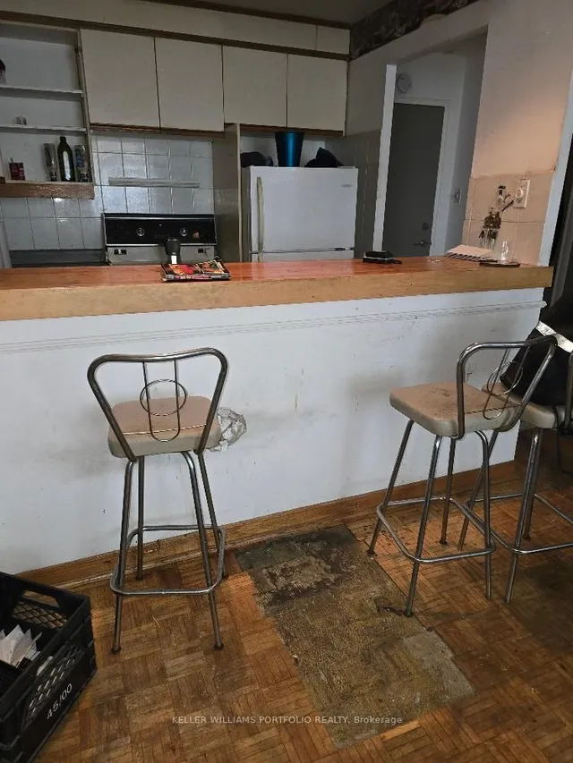 Additional image 6 of 580 Christie St Unit 112