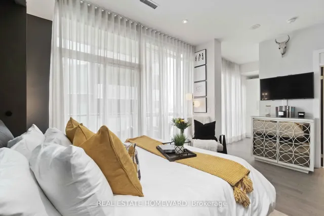 Additional image 3 of 32 Davenport Rd Unit 1401