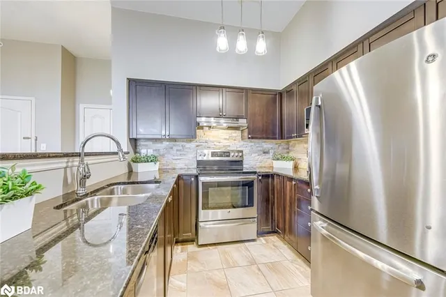 Additional image 19 of 1470 Main St E St