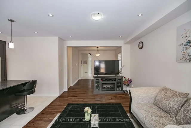 Additional image 16 of 5 Emily St