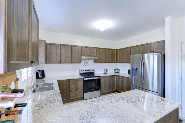 Additional image 16 of 24 Cookview Dr