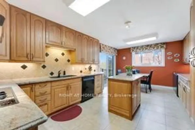 Additional image 8 of 3592 Stonecreek Cres