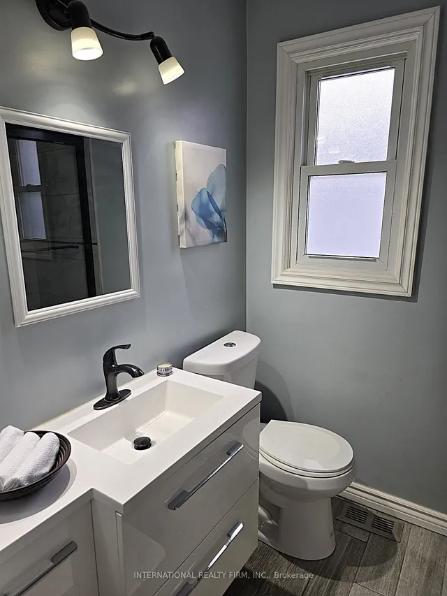 Additional image 16 of 122 East 45th St