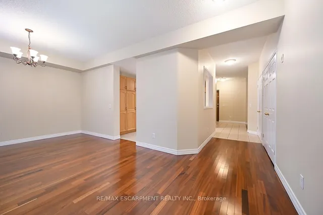 Additional image 14 of 2000 Creekside Dr Unit 501