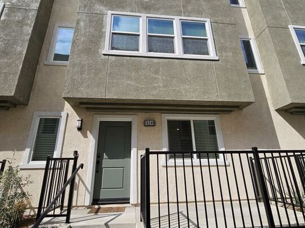 13248 Betz Blvd, Sylmar, CA 91342