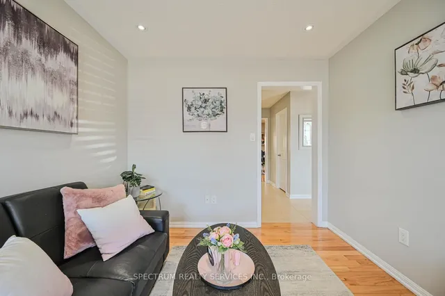 Additional image 9 of 901 Farmstead Dr